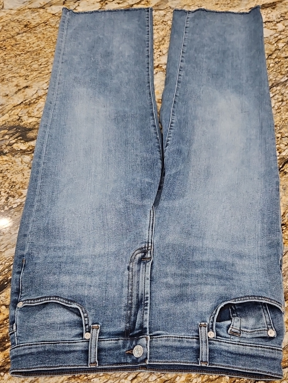 7 For All Mankind Women's Light Blue Cropped Jeans. Size 30 Inseam 26" Rise 11.5